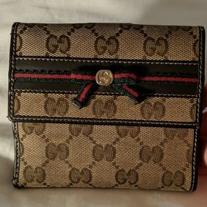 Authentic vintage Gucci Wallet
